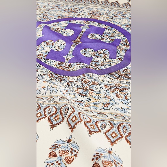 Tory Burch - Indienne Scalloped Canvas Silk Square Scarf (One Size) - Picture 3 of 5